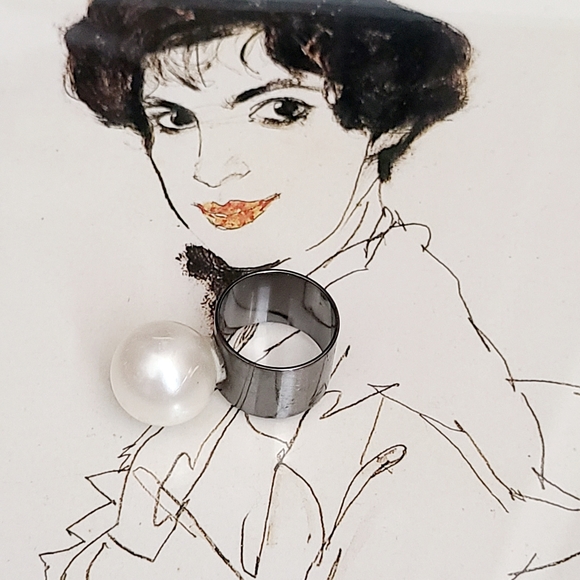 Topshop Vintage Pearl Ring 6.5